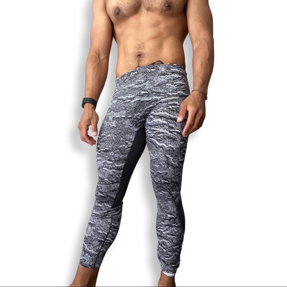 LULULEMON spandex tights. Men size medium.